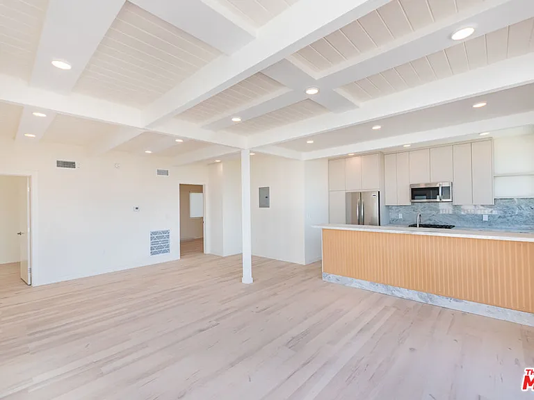 7275 Birdview Ave — Photo 3