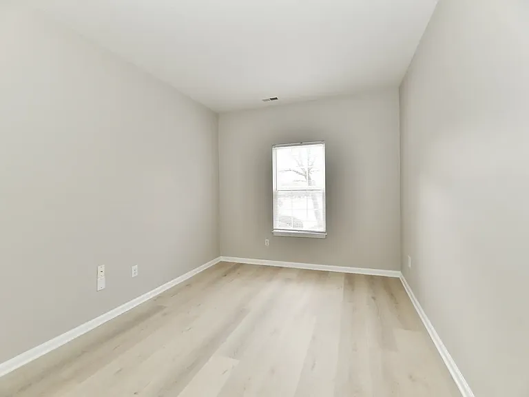 10416 Platinum Dr — Photo 5
