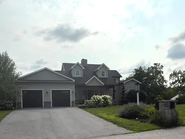 6 Creekside Ln, Camp Hill, PA 17011