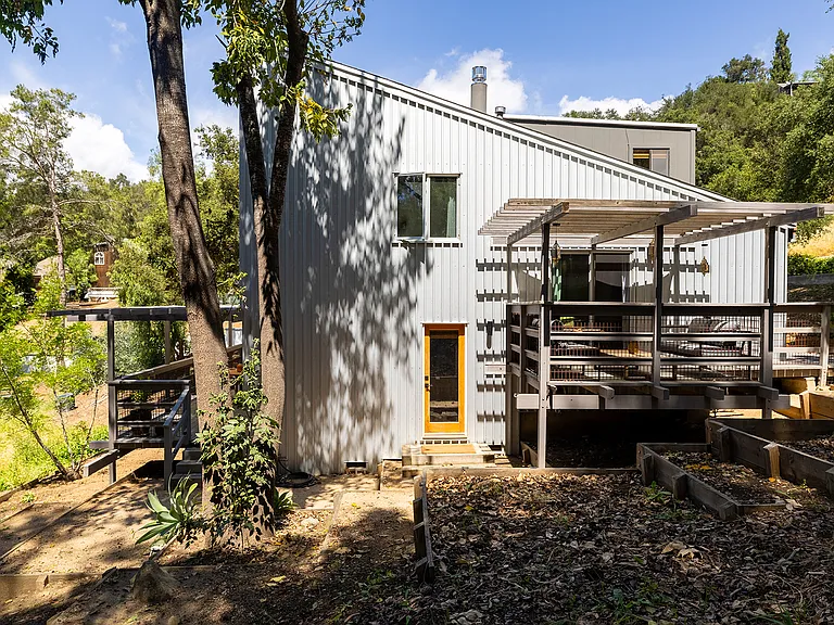 243 Amy Way — Photo 31