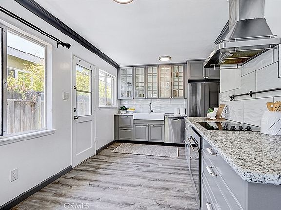 5th image of 20517 Toluca Ave