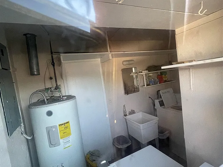 1727 Dewey St #3 — Photo 20