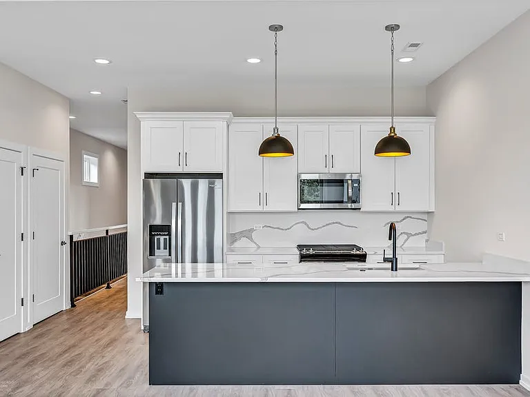 4906 S Saint Lawrence Ave #3 — Photo 6