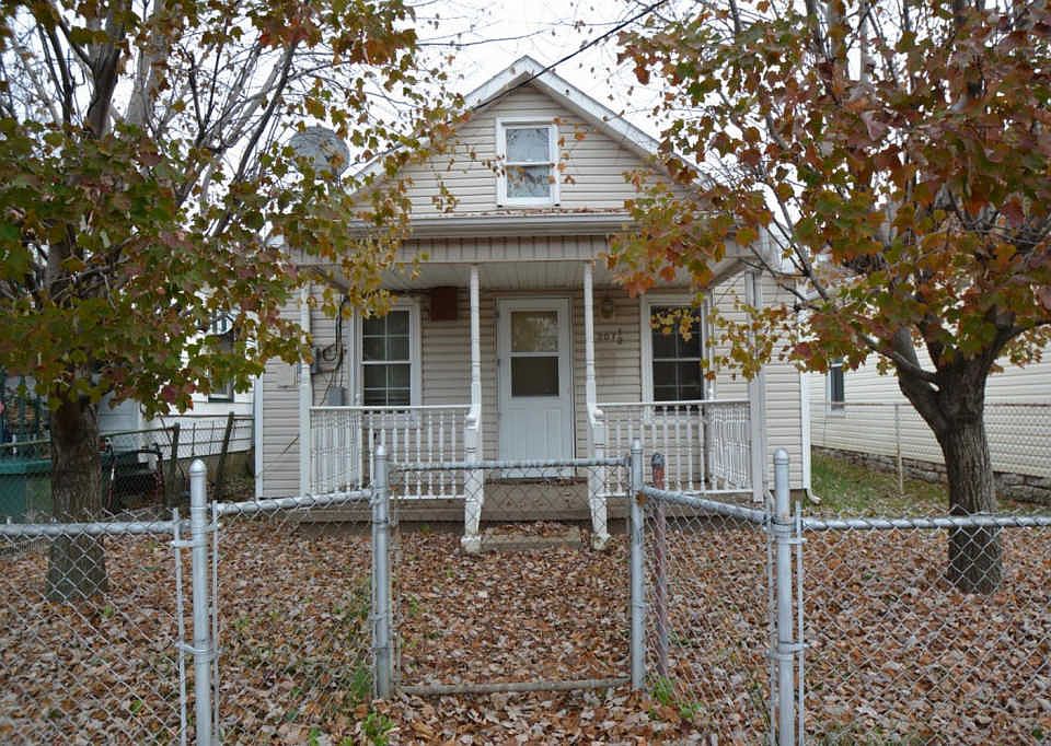 1st image of 207 1/2 York St