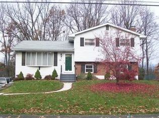 55 Hill Terrace Dr, Pottsville, PA 17901
