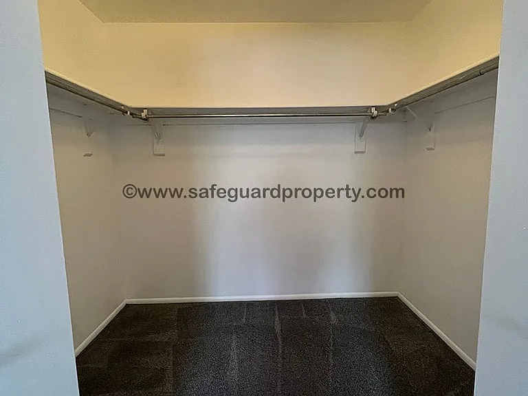 1906 E Jeremy Ct — Photo 13