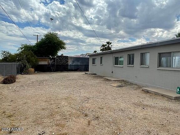 3rd image of 730 E SIESTA Drive