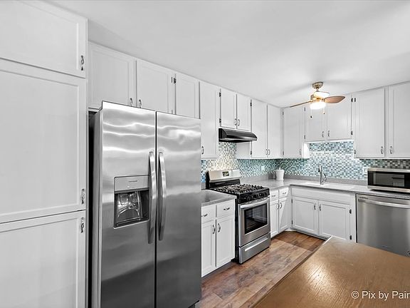 4th image of 1053 W Ogden Ave APT 148