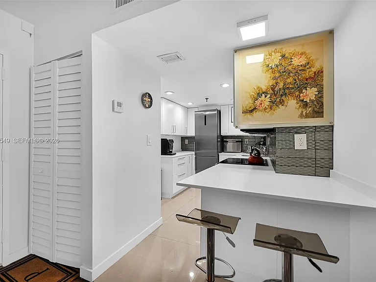 2401 Collins Ave #504 — Photo 10