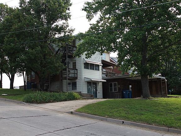 3rd image of 1811 Saint Marys Blvd #B