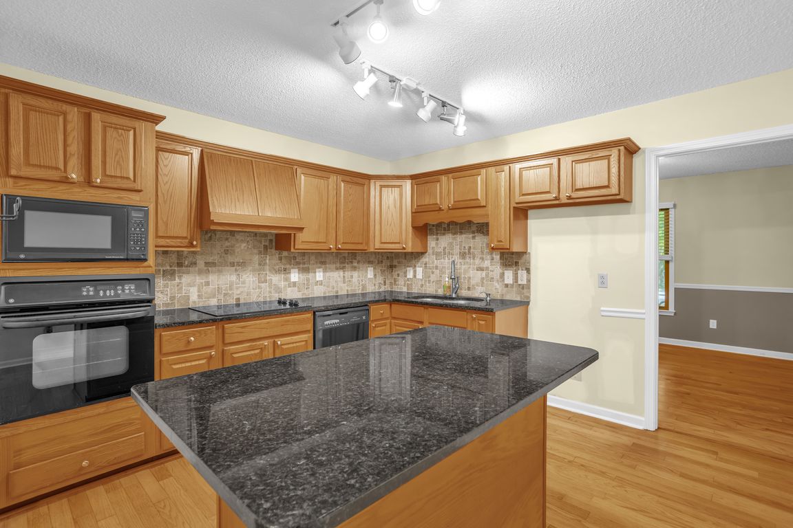 106 Birmingham Pl-17