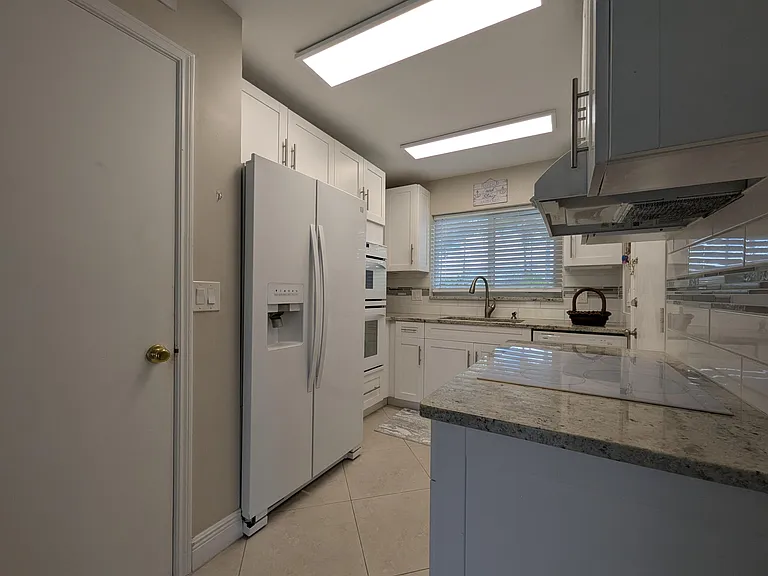 331 Tequesta Dr #123 — Photo 3