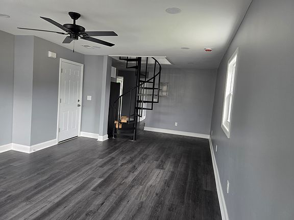 3rd image of 136 Fulton Ave