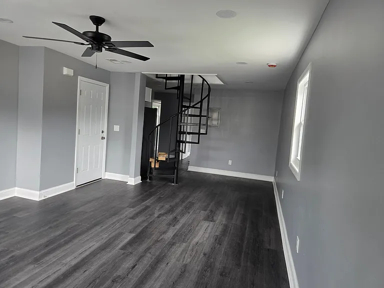 136 Fulton Ave — Photo 3