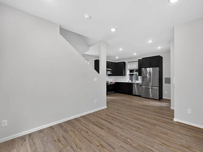 1472 21st Ave — Photo 22