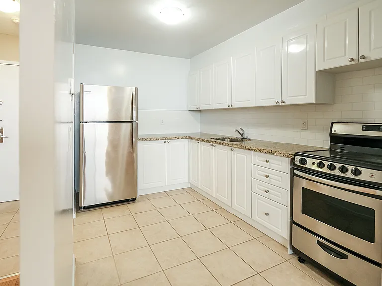 165 Barrington Ave — Photo 15