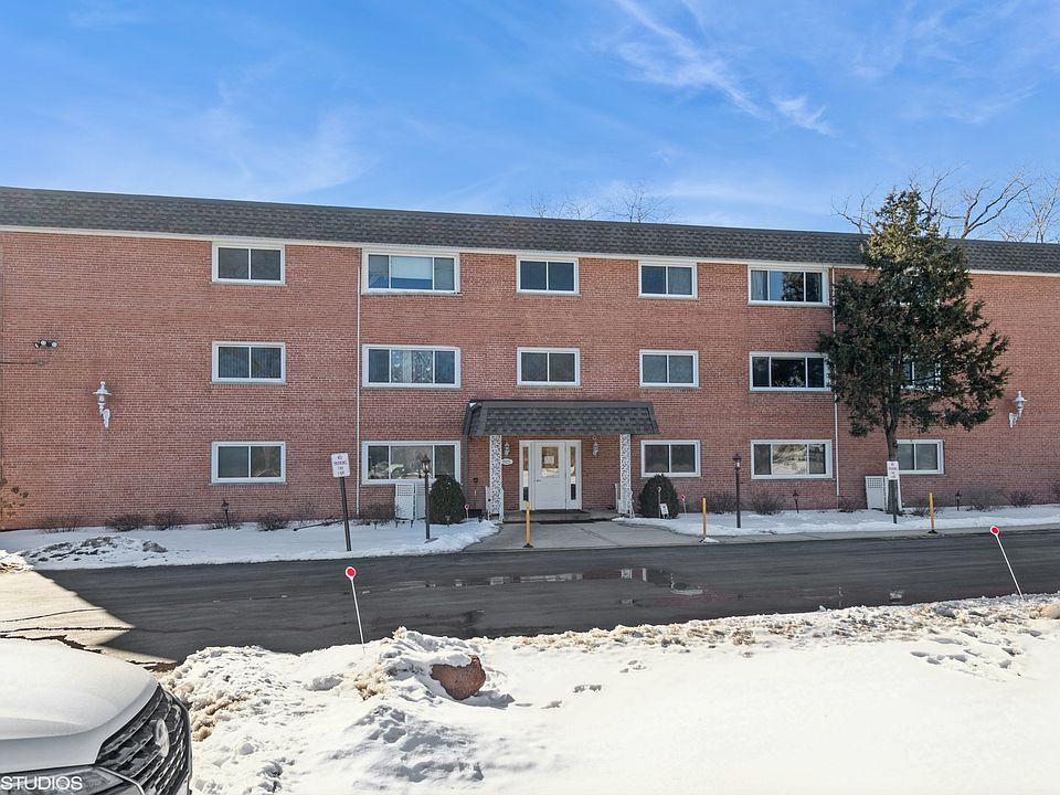 1st image of 1925 E Oakton St APT 1D