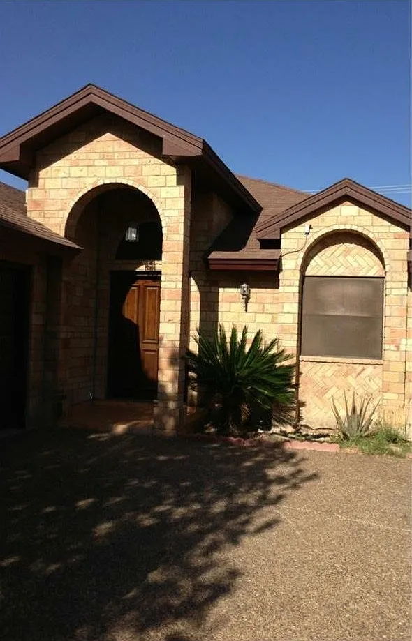 9021 Cliff Drive — Photo 1