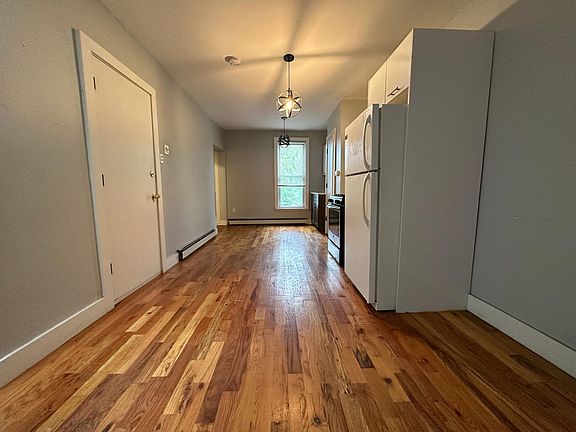 5th image of 149 Van Horne St #3