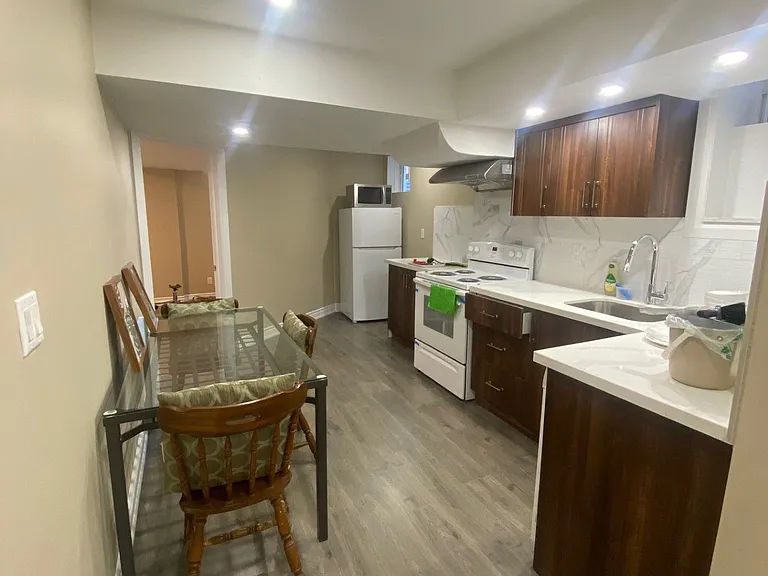 489 Caboto Trl — Photo 3