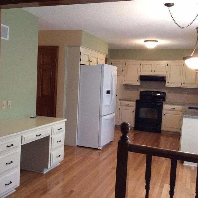 kitchen eating area