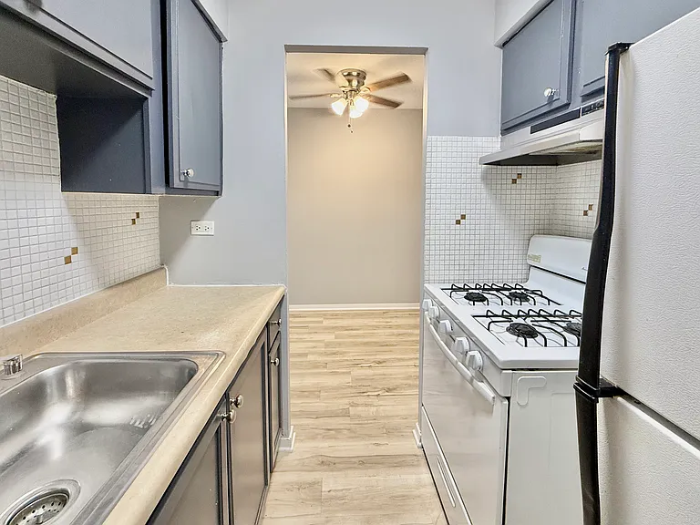 6815 N Sheridan Rd — Photo 23