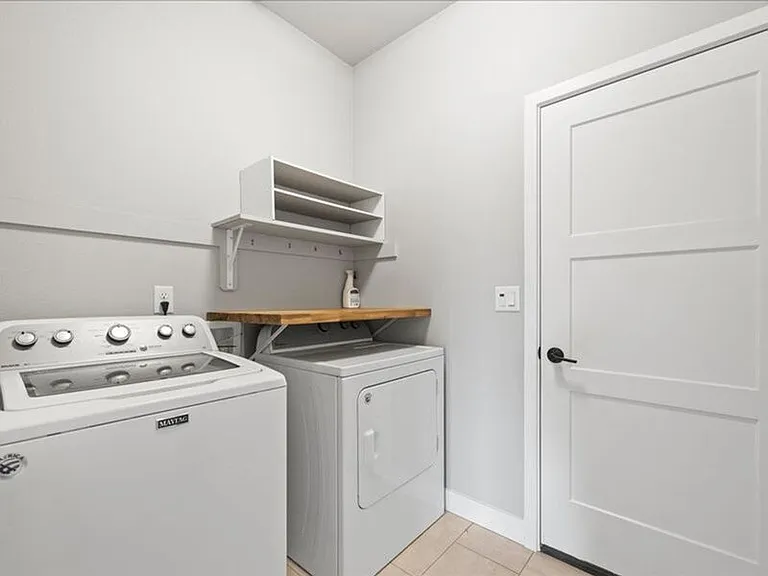 4725 Roark Dr — Photo 17