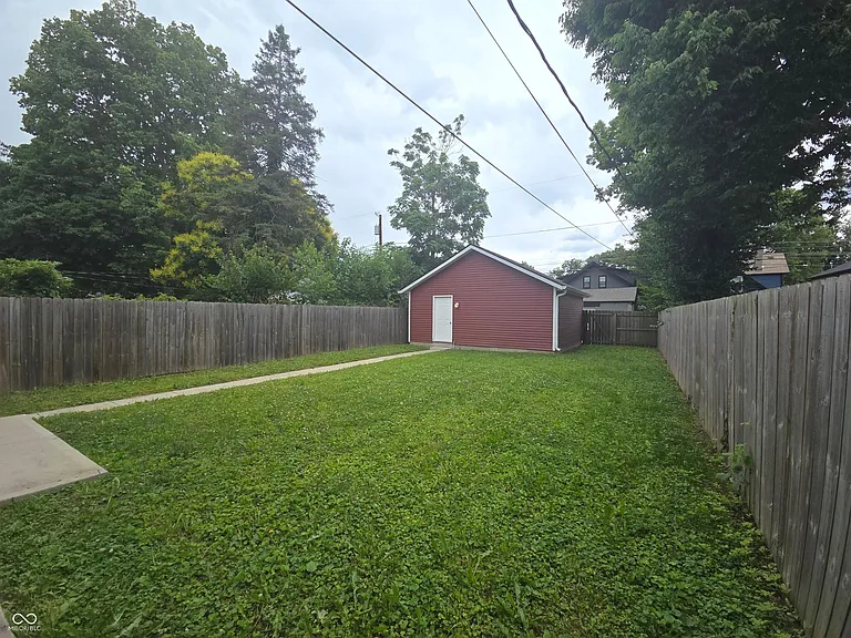 3621 N Kenwood Ave — Photo 24