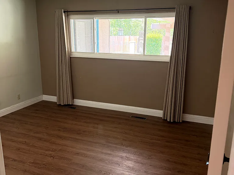 6596 E Parlier Ave — Photo 11