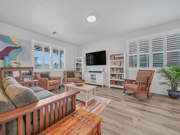 4th image of 2886 W Presidio Dr