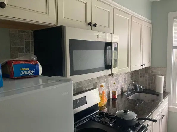 49 Marden St APT 9, Cranston, RI 02910
