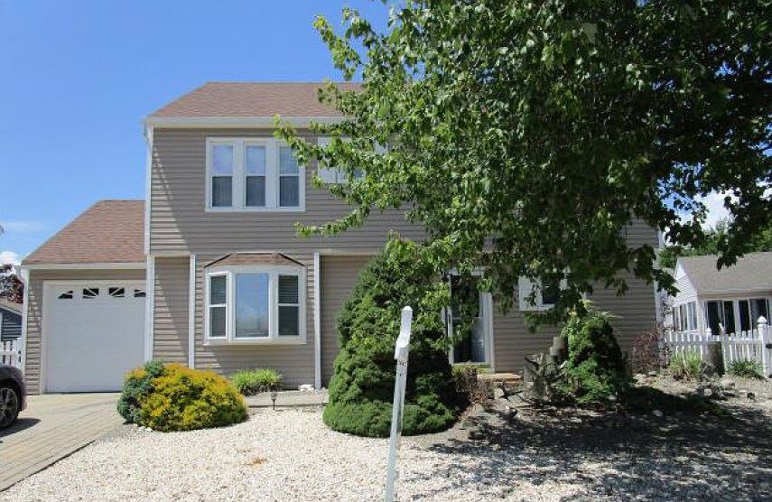 1st image of 52 Yardarm Ct