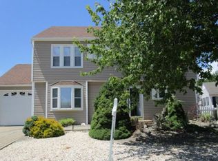 52 Yardarm Ct, Bayville, NJ 08721