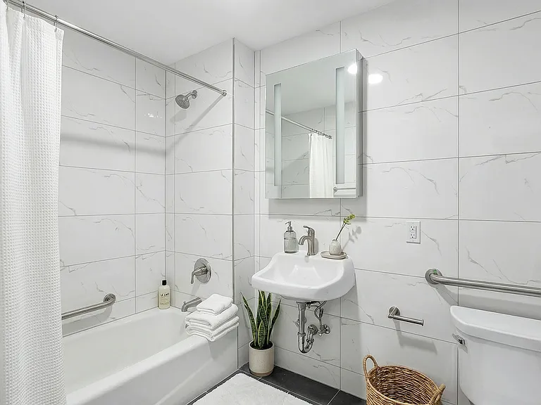 1475 Amsterdam Ave #3 — Photo 9