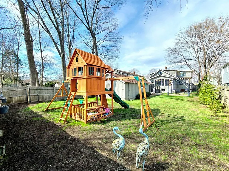 25 Burdette Ave — Photo 15