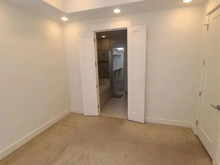 2610 Polk St — Photo 12