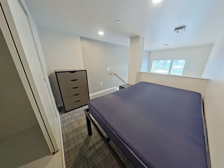 Ferry Street Flats - Modern Studios and Lofted units right by campus! — Photo 50