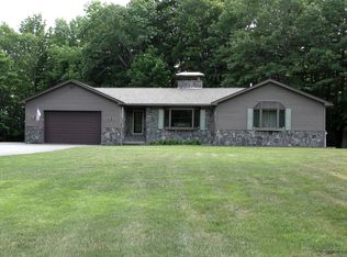 5 Acorn Ln, Lewiston, ME 04240