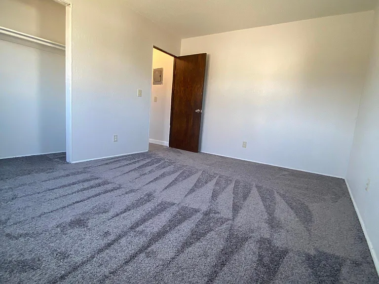 646 22nd Ave NE #1 — Photo 12
