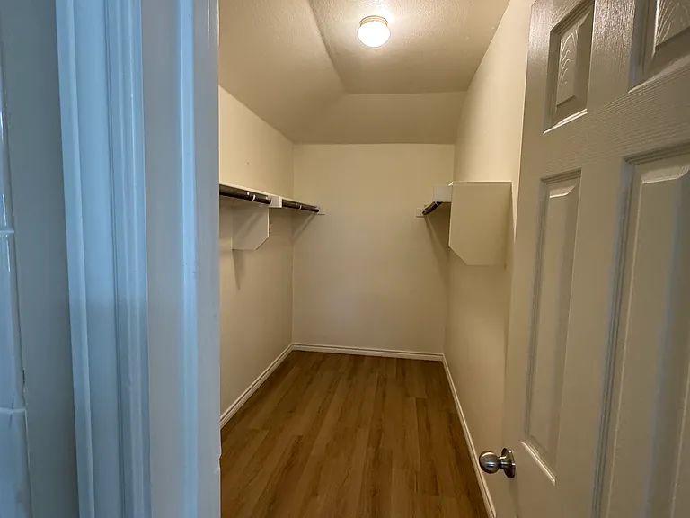 2108 Megan Creek Dr — Photo 9
