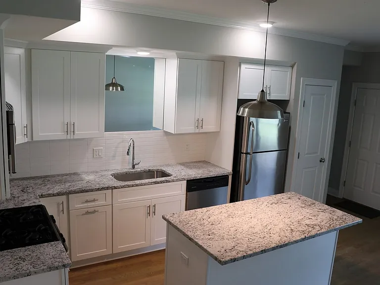 39 Glenwood Ave — Photo 36
