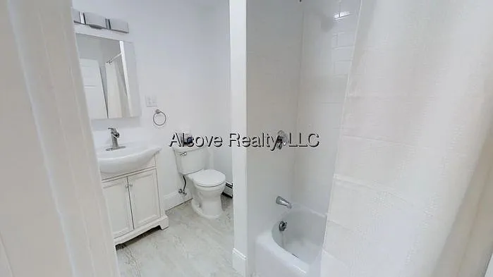 Studio, 1.0 bath, $3,400 — Photo 4