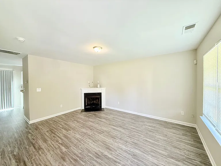 5420 Henderson Oaks Dr — Photo 2