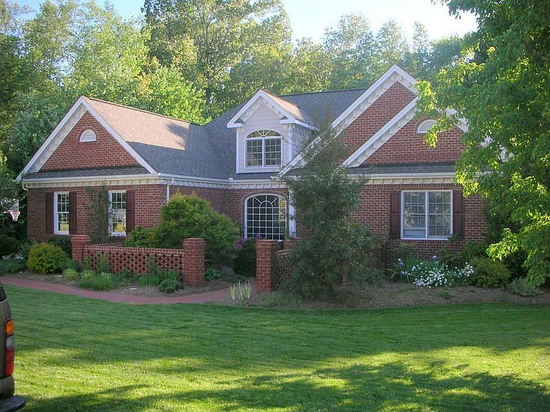 Front view with courtyard