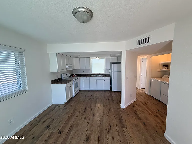 6038 S Alameda Rd #2 — Photo 16