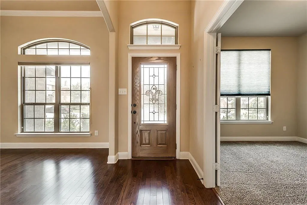 3 bed, 2936 sqft, $2,400 — Photo 2