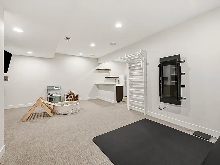 3544 Beeler St — Photo 29