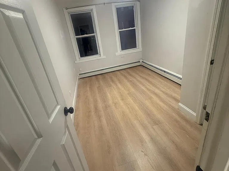 115-117 Myrtle St #2 — Photo 7
