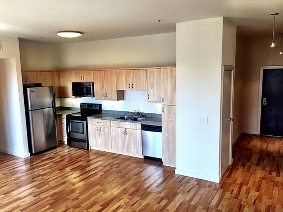 4th image of 889 Date St Unit 512
