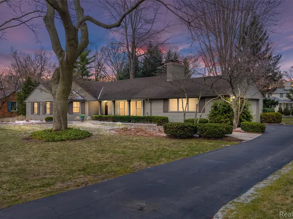 6183 Lantern Ln, Bloomfield Hills, MI 48301